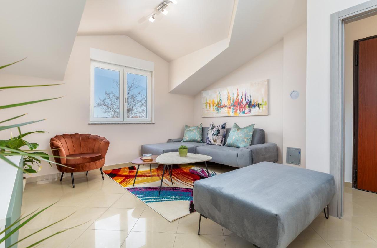 Apartment Vito With Sea View Fazana Bagian luar foto