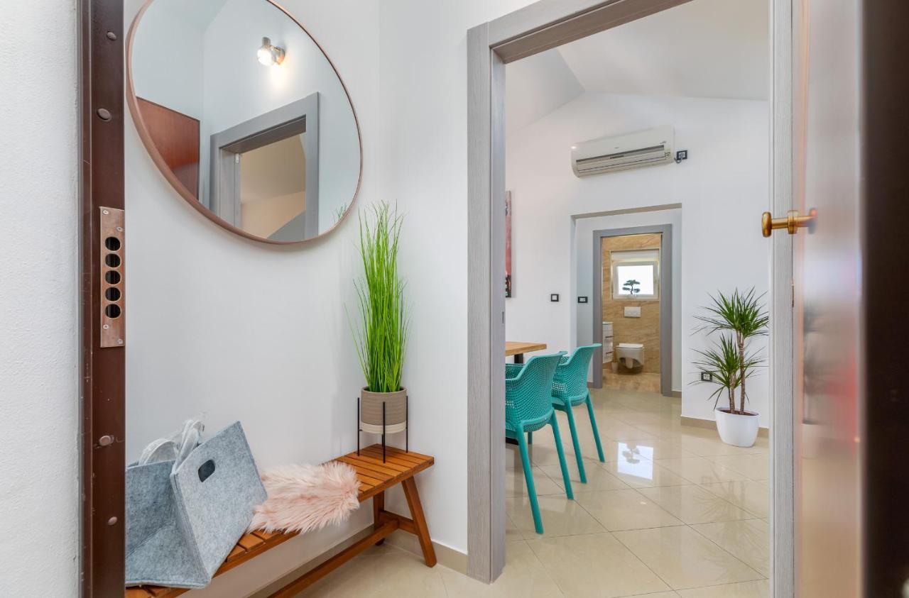 Apartment Vito With Sea View Fazana Bagian luar foto